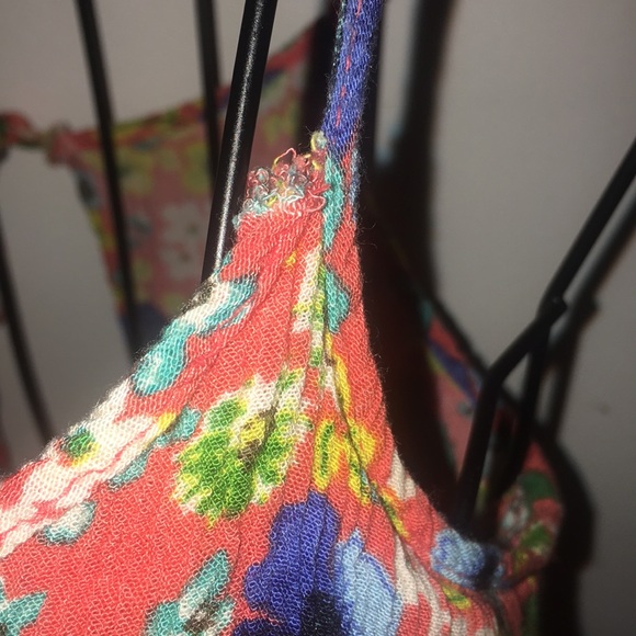 Cute Peek-A-Boo Back Floral Mini Dress - Picture 5 of 7